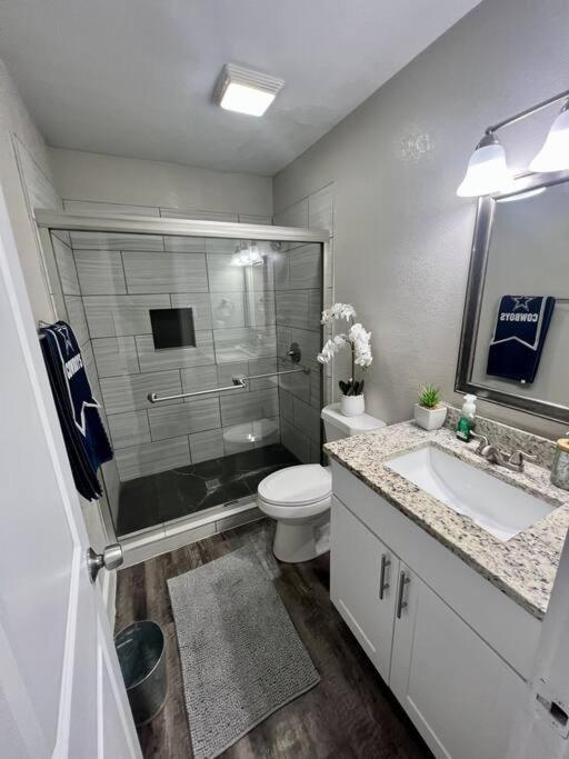 Lovely 2-Bedroom Condo Next To At&T Stadium Arlington Exterior photo