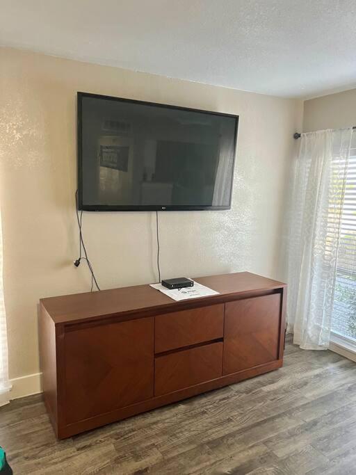 Lovely 2-Bedroom Condo Next To At&T Stadium Arlington Exterior photo