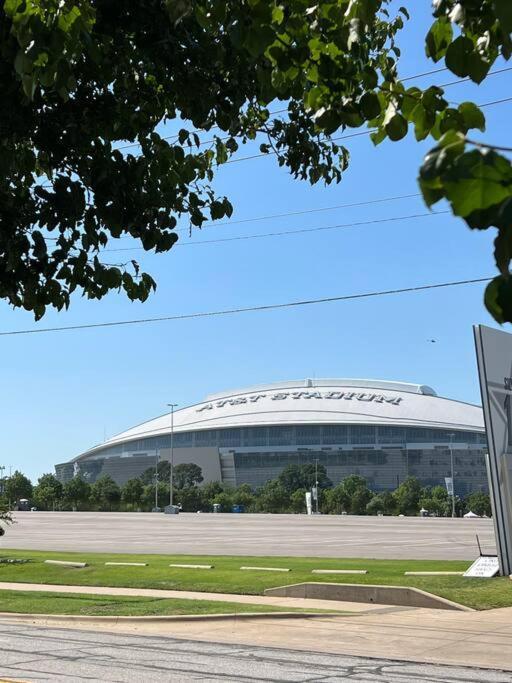Lovely 2-Bedroom Condo Next To At&T Stadium Arlington Exterior photo